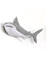 Cargar imagen en el visor de la galería, Tiburón  - Colores Metalizados
